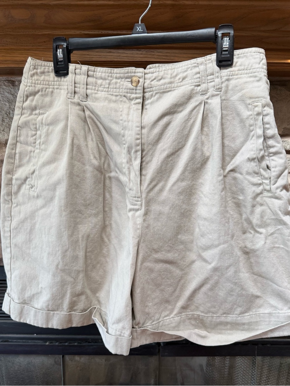Women's Cream Pleated Cotton Shorts